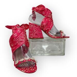 7 SCHUTZ Malia Cowrie Bandana-Print Slide Sandals HotPink Magenta